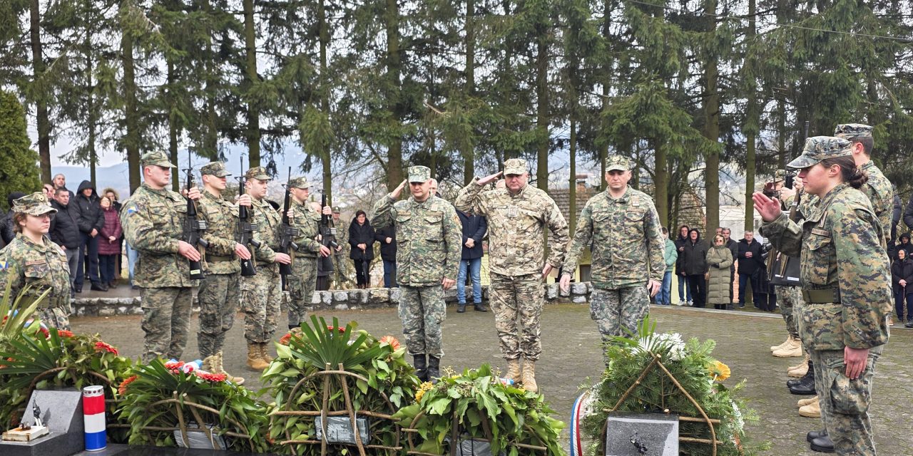 Brestovsko: Nakon pohoda na Zavrtaljku, položeni vijenci i odana počast hrvatskim braniteljima poginulim u ovim krajevima