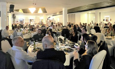 Hajdučka večer za pamćenje: Bila noć u Kiseljaku ispunjena pjesmom, druženjem i navijačkom emocijom