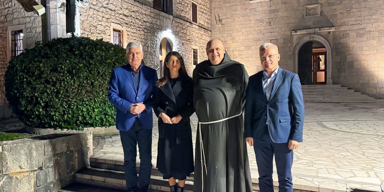 Čović, Filipović i Milas na Humcu: Franjevačka baština trajni oslonac identiteta hrvatskoga naroda u BiH