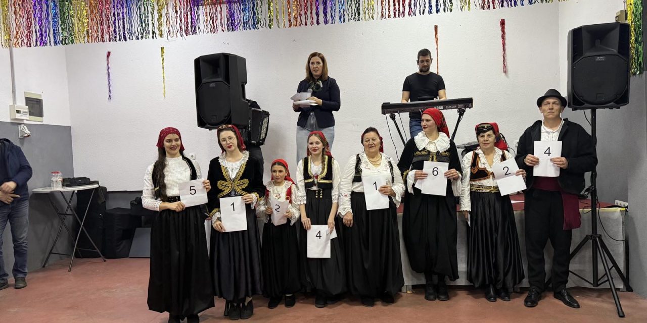 Brnjaci večeras u znaku tradicije i maski: U tijeku izbor najljepše narodne nošnje
