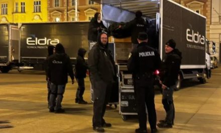 Nevjerojatni prizori sa zagrebačkog trga: Spremaju opremu za binu koja se slagala za rukometaše?