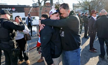 Pucnjava na utakmici mladih hokejaša u SAD-u: Troje mrtvih, među njima i napadač