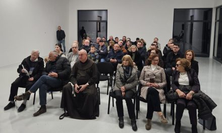 Kreševo: Promovirana knjiga “Bijeli put, put čovjekoljublja 1994.”