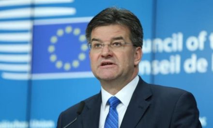 Bivši visoki predstavnik u BiH podnio ostavku zbog komunikacije s Epsteinom