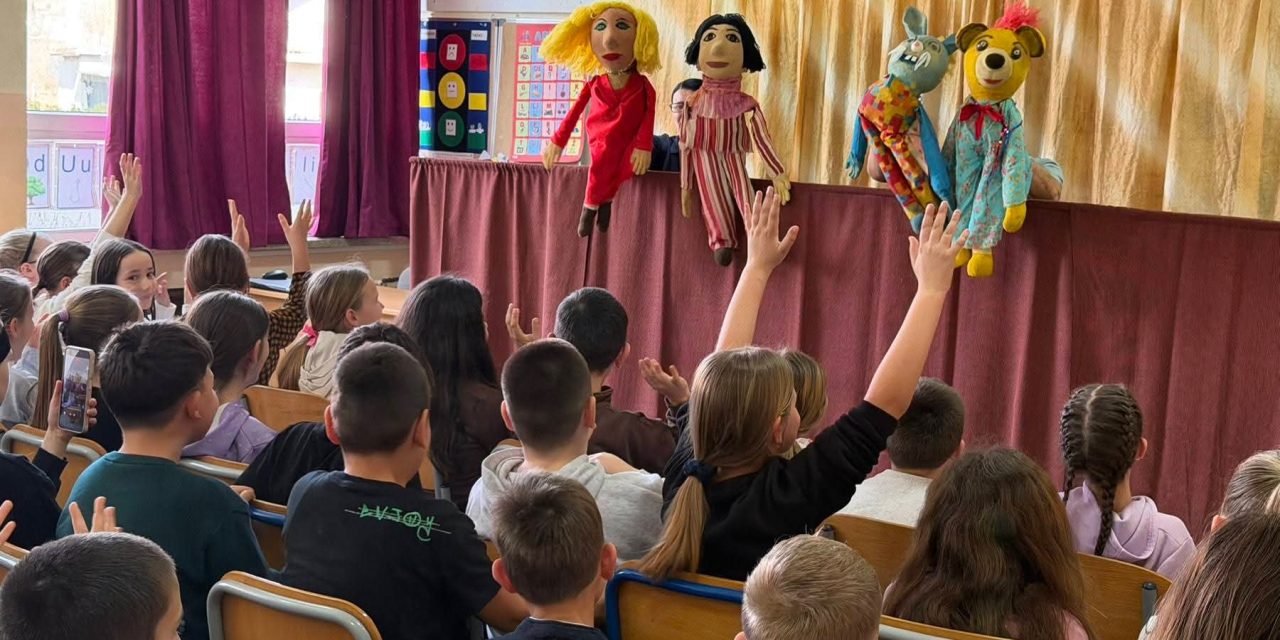 Lutkarska predstava „Srećko“ razveselila učenike