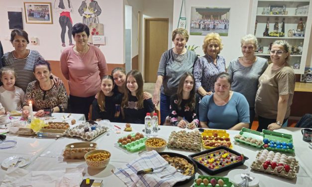 Očuvanje tradicije u susret Uskrsu: HKUD “Gromiljak” organizirao tradicionalno šaranje jaja