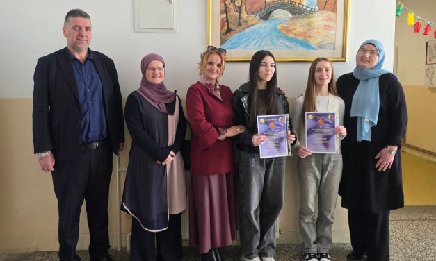 Učenice OŠ „Kiseljak 1“ Bilalovac nagrađene za uspjeh na kvizu „Perom do neovisnosti“