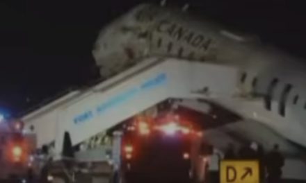 VIDEO U sudaru aviona i vozila na pisti u New Yorku poginuli pilot i kopilot