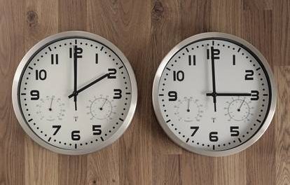 Ne zaboravite pomaknuti kazaljke na satu! Evo zašto se ove godine pomiču ranije i kako lakše preživjeti