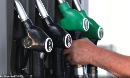 Građane FBiH jutros opet dočekale nove cijene goriva na benzinskim crpkama: Evo koliko je poskupjelo
