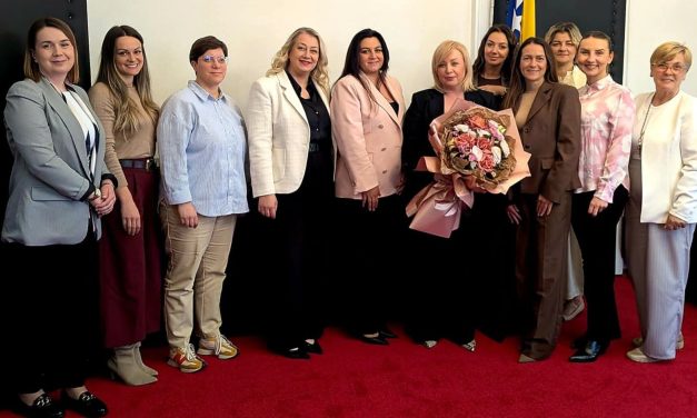Članice Zajednice žena HDZ BiH iz Kiseljaka u službenoj posjeti zamjenici ministra Ljiljani Lovrić