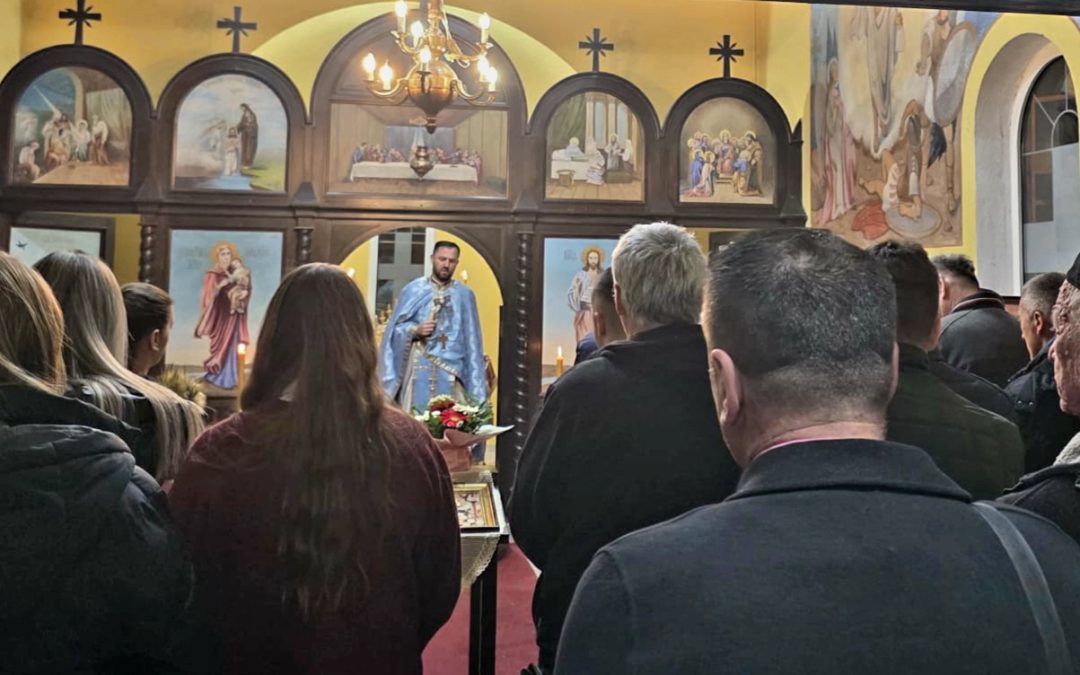 Radost Vaskrsenja u Kiseljaku: Vjernici dočekali blagdan uz ponoćnu liturgiju u crkvi svetog Ilije