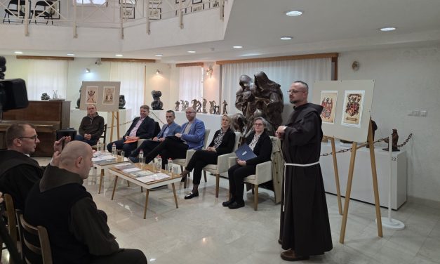 ​U tijeku veliki kulturni događaj u Fojnici: Znanstveni okrugli stol otvorio program, sutra promocija Fojničkog grbovnika