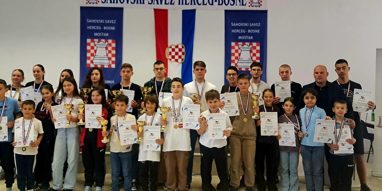 Šahovski klub Kiseljak dominirao u Neumu: Seniori pobjednici Kupa, Frankoviću zlato, a Bakuli bronca!