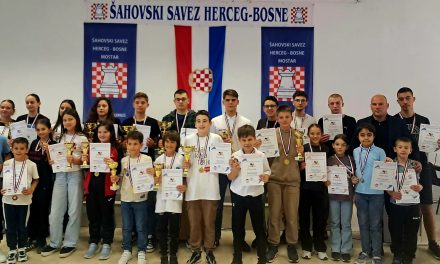 Šahovski klub Kiseljak dominirao u Neumu: Seniori pobjednici Kupa, Frankoviću zlato, a Bakuli bronca!