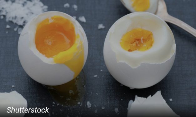 Kuhana jaja se gule u jednom potezu: Dodajte samo jedan sastojak u vodu i ljuska sama otpada
