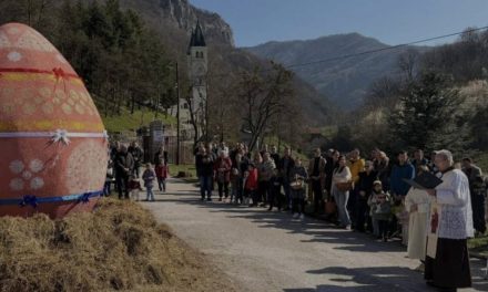U Kraljevoj Sutjesci otkriveno najveće uskrsno jaje na Balkanu