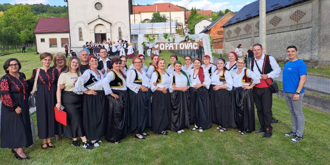Pjesmom i plesom preko granice: Busovački „Napredak“ pjesmama “Busovke” i “Sanak me mori” osvojio srca publike u Opatovcu