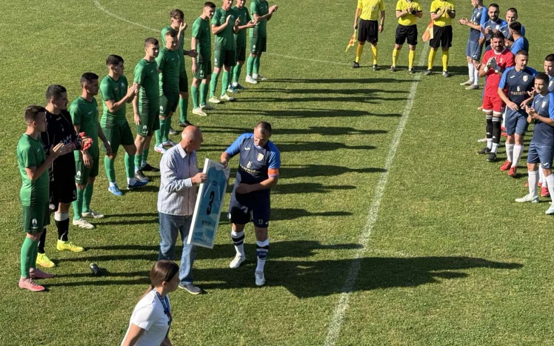 EMOTIVAN OPROŠTAJ U BRNJACIMA: Ivica Drljepan završava igračku karijeru, uručen mu dres s brojem 3