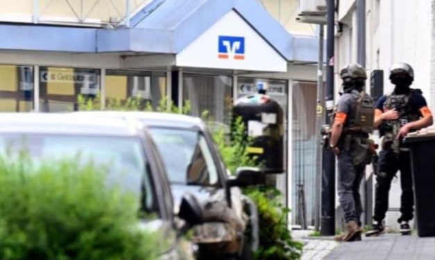 Njemačka policija bez odgovora: Otmičari pobjegli iz potpuno opkoljene banke