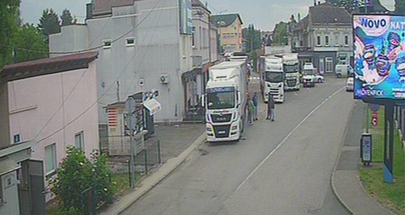 Obustavljen promet na graničnom prijelazu Gradiška, urušio se dio mosta