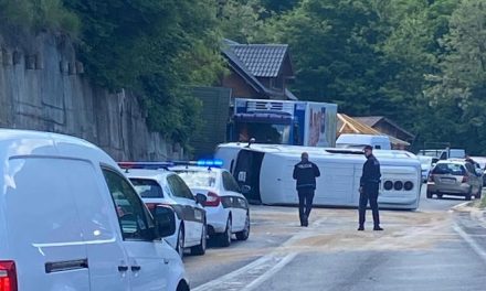 Normaliziran promet na putu Konjic – Jablanica nakon teške nesreće, tri osobe zatražile liječničku pomoć