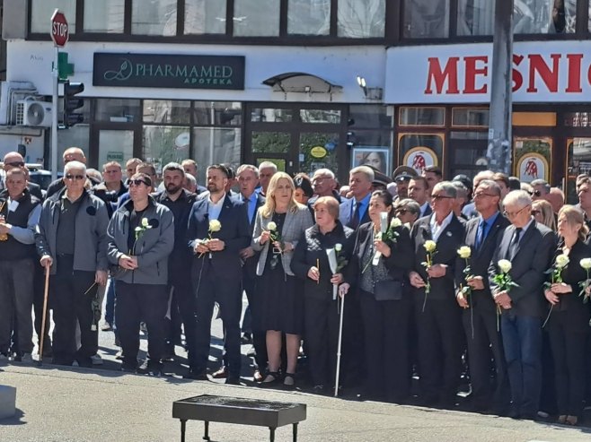 Nakon 34 god. u Sarajevu dvije kolone za isti događaj: Za Srbe zločin, za Bošnjake obrana