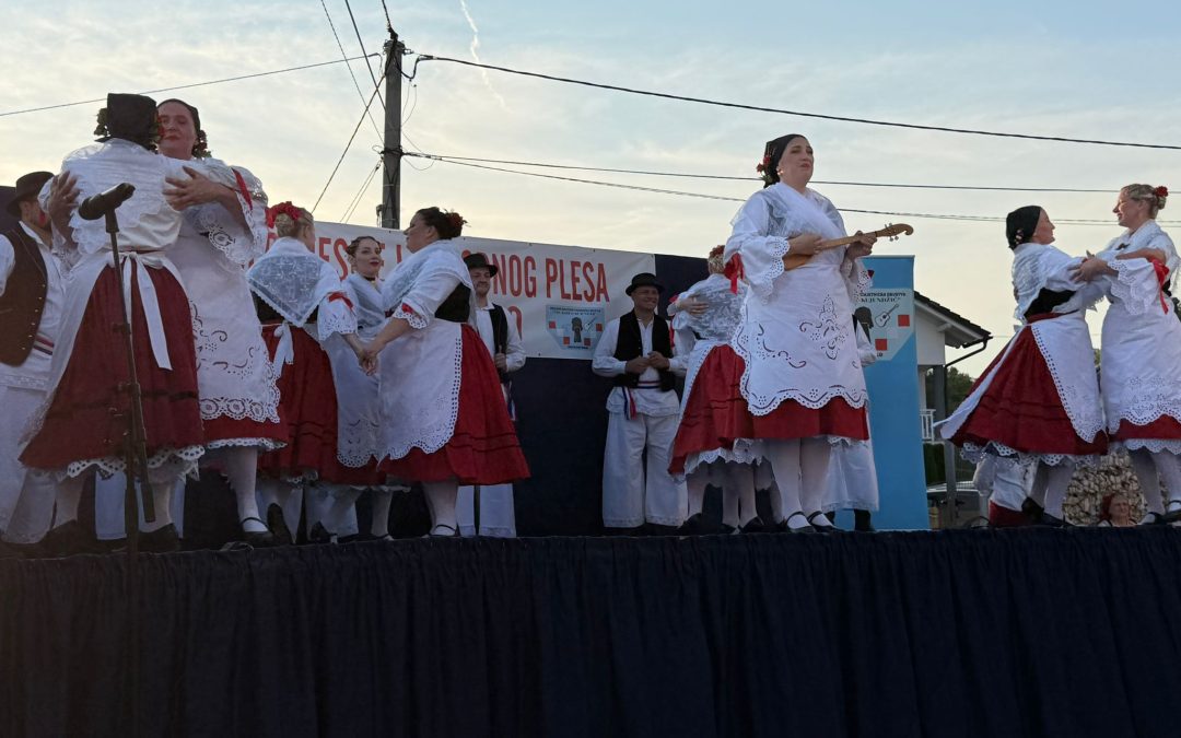 Održana 9. „Večer pjesme i narodnog plesa” u Brestovskom: Bogatstvo tradicije i zajedništva pod zvjezdanim nebom