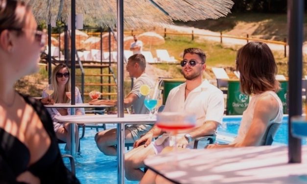 Bosanski Maldivi u Vitezu otvaraju vrata: Besplatan ulaz, jedinstveni Pool Bar na vodi i pjena partyji svakog dana
