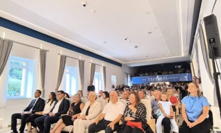 Ministrica Vlaisavljević otvorila obnovljenu dvoranu HKD-a Napredak u Kreševu