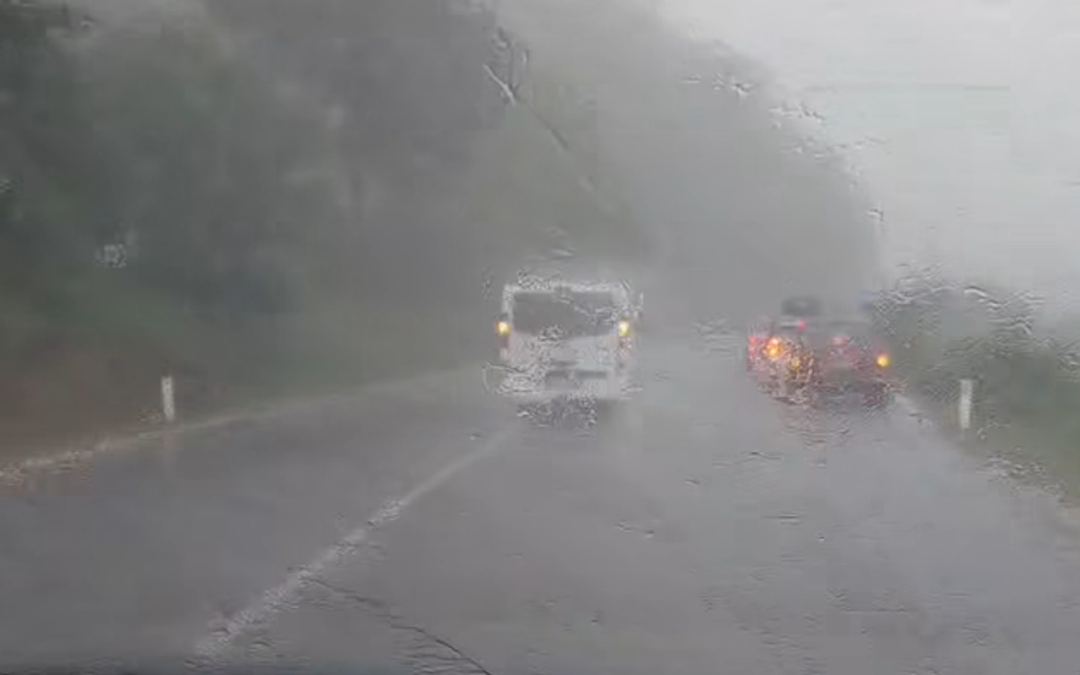 VIDEO Snažno nevrijeme stiglo u BiH: Olujni vjetar nosi sve pred sobom