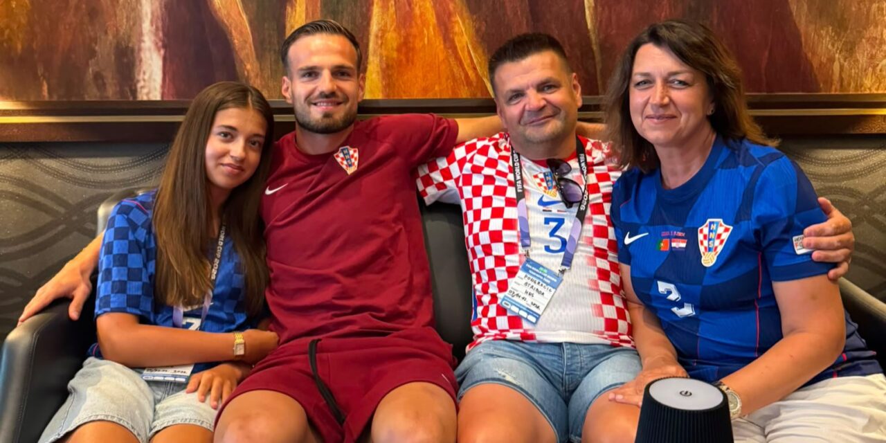 KREŠEVO IMA SVOG VATRENOG! Emotivan susret Marina Pongračića s rodnim krajem, obitelji i navijačima