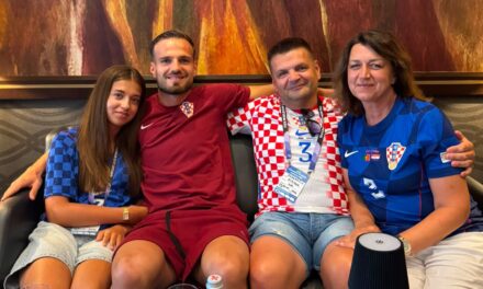 KREŠEVO IMA SVOG VATRENOG! Emotivan susret Marina Pongračića s rodnim krajem, obitelji i navijačima