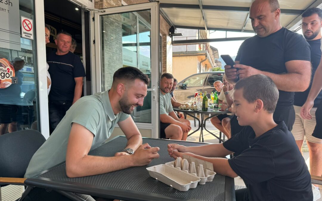 (FOTO) Mladi Filip Biletić pobjednik turnira u tucanju jaja u „Gurmanu“!
