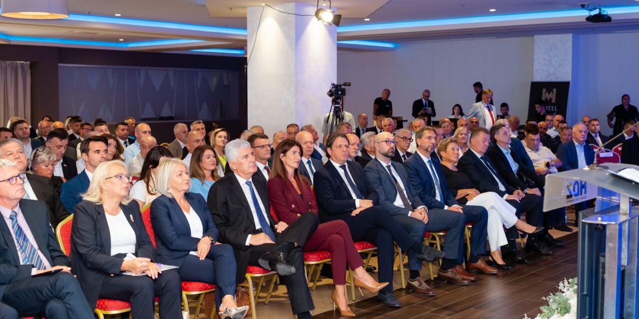 Klauzura HDZ-a BiH pred Opće izbore potvrdila politički smjer – jednakopravnost Hrvata, stabilnost i europska BiH