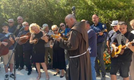 ISPRAĆAJ POKOJNIKA VELIKOG SRCA: Huso Smajić iz Bugojna je darovao zemlju za crkvu, a na njegov sprovod došlo je mnoštvo iz BiH i Hrvatske