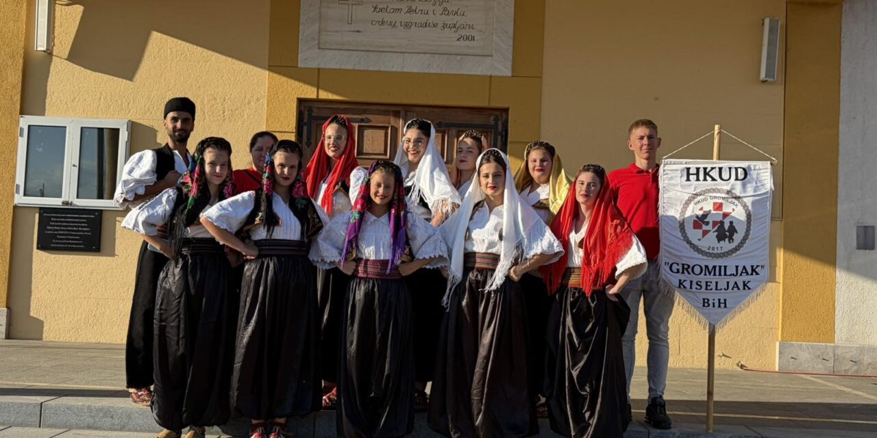 HKUD “Gromiljak” oduševio publiku igrama sarajevskog polja na smotri folklora u Balegovcu