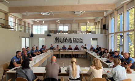 Općinski sud u Kiseljaku održao okrugli stol sa predstavnicima policijskih postaja i centara za socijalni rad