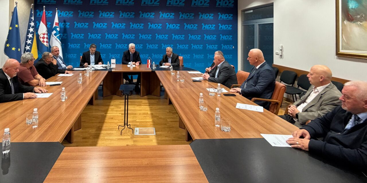 Čović s Klubom utemeljitelja HDZ-a BiH: Prioritet ostaje zaštita prava hrvatskoga naroda