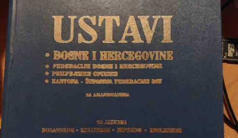 Evo što kaže Ustav BiH o raspodjeli rukovodećih pozicija u institucijama BiH