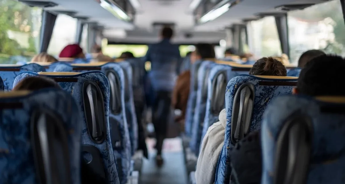 Teška prometna nesreća kod Tuzle: Autobus sletio s ceste, više osoba povrijeđeno