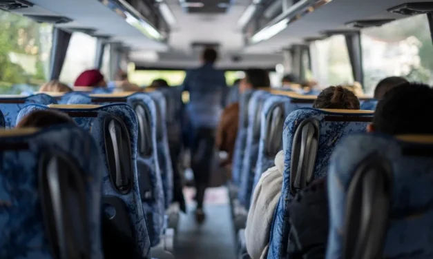 Teška prometna nesreća kod Tuzle: Autobus sletio s ceste, više osoba povrijeđeno