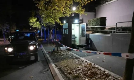 Napad ispred veleposlanstva Izraela u Beogradu: Policajac ubio tinejdžera