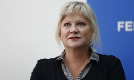 Čestitka federalne ministrice kulture i športa, Sanje Vlaisavljević, Vedadu Mujiću povodom osvajanja brončane medalje na Svjetskom prvenstvu u karateu