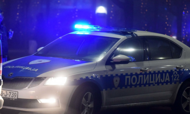Muškarac iz kombija brze pošte poginuo u sudaru s kamionom